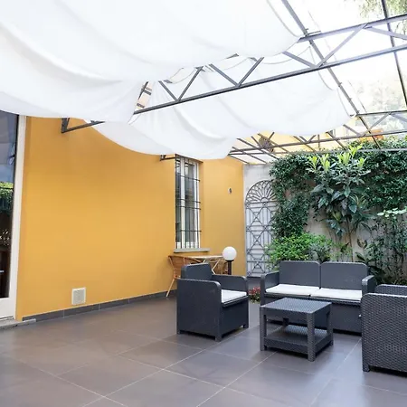The Secret Garden Apartment Como